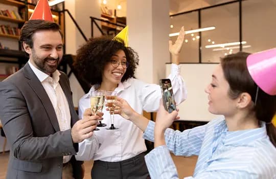 Como escolher as melhores músicas para a confraternização da empresa slide 1