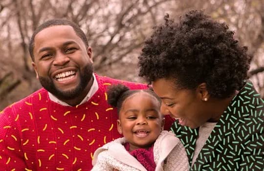 Família saudável no inverno: cuidados com a saúde em todas as idades slide 1