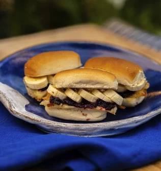 Bisnaguinha com Geleia de BlueBerry