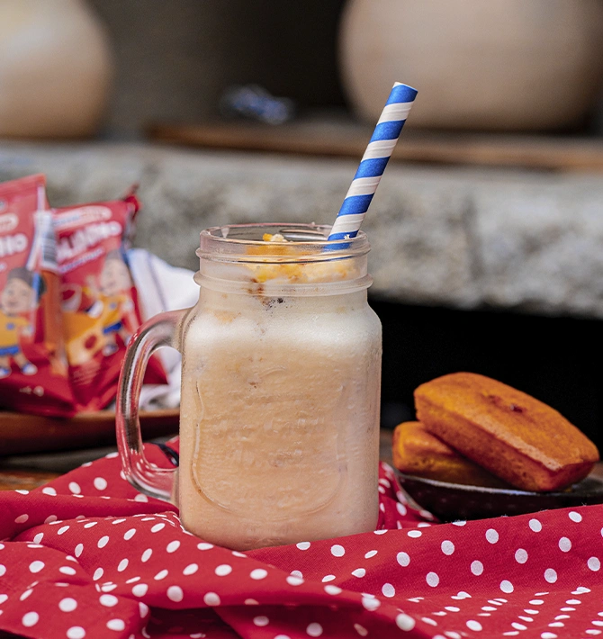 Milkshake de Morango com Bolinho