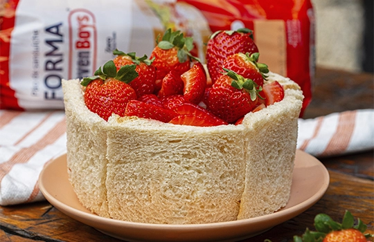 Charlotte de pão com Frutas