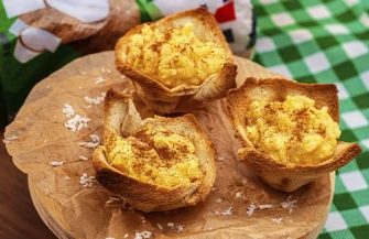 Trouxinha de Pão de Coco com Curau de Milho