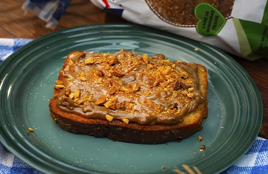 Toast de Pé-de-Moleque Cremoso no Pão de Coco
