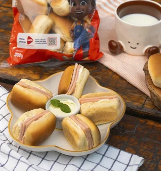 Mini Sanduíche de Peru com Cream Cheese